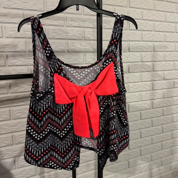 Rue21 Tops - Women’s Chevron Cropped Tank Top with Split Back and Bow Size Large